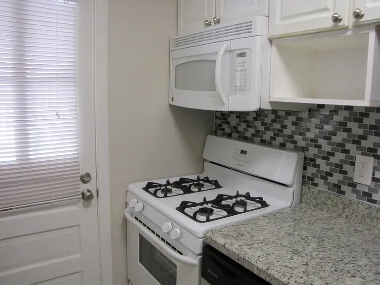 727 N J St #2 — Photo 13