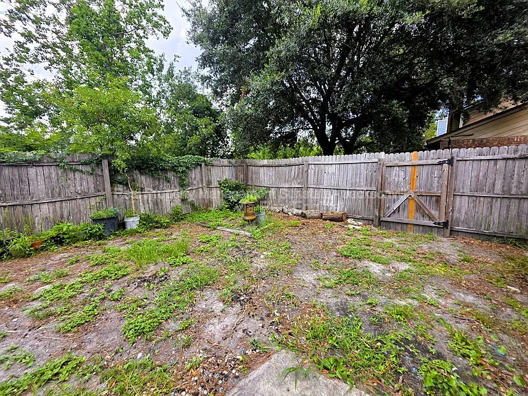 11256 Windtree Dr E — Photo 17