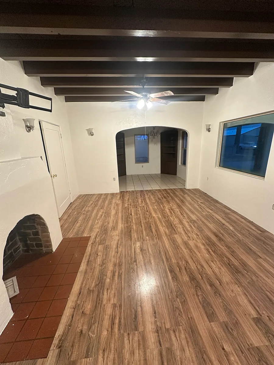 Building Photo - 540 W Pima Ave