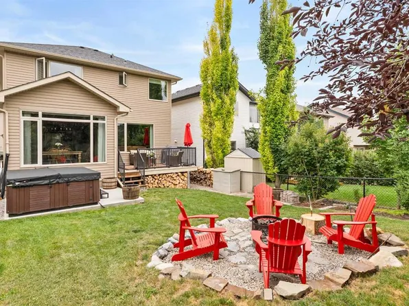 19 E Sunset Cir, Cochrane, AB T4C 0C3