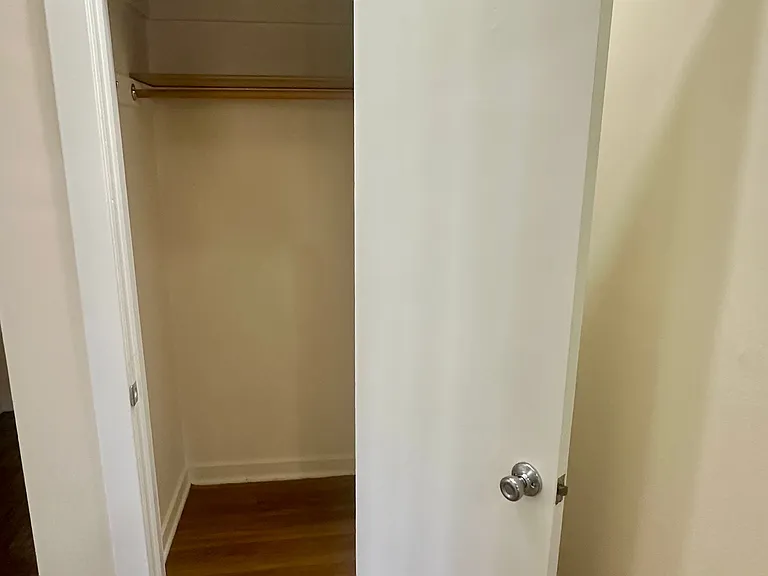 1008 W Argyle St #3E — Photo 10