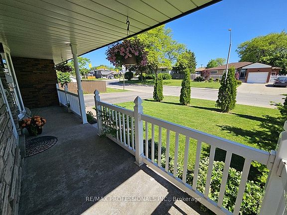 5th image of 7 Berko Ave