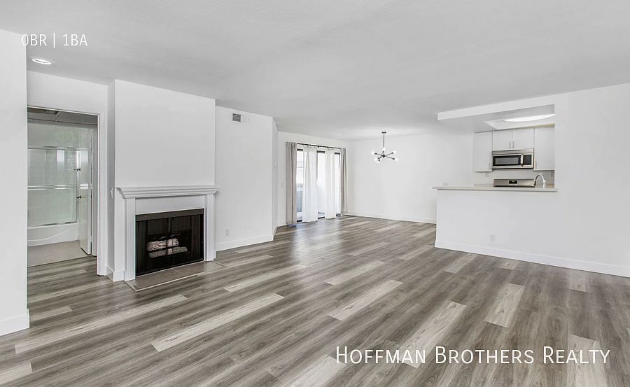 1st image of 1533 N Martel Ave APT 207