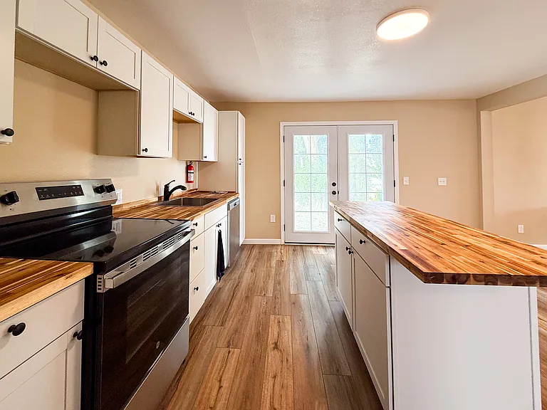 501 E 2nd Ave #6 — Photo 8