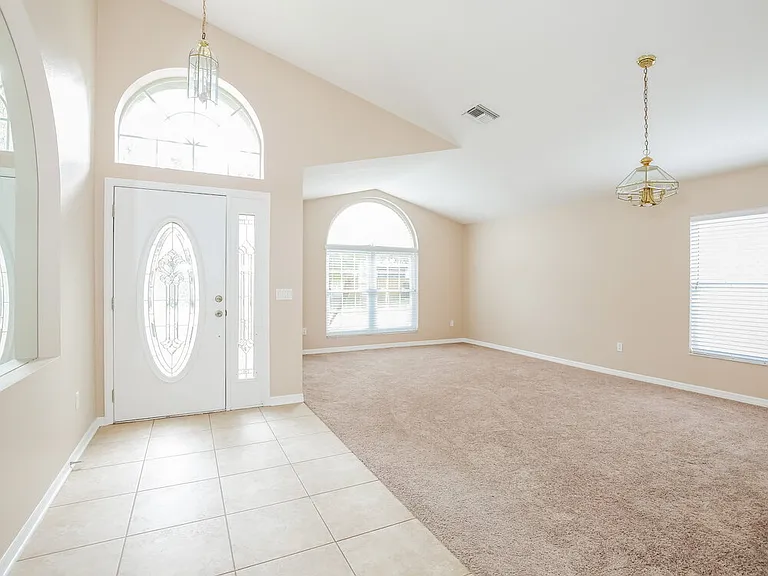8606 Baneberry Ct — Photo 2