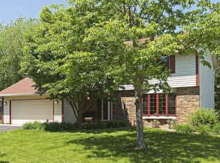 9834 103rd Ave N, Maple Grove, MN 55369