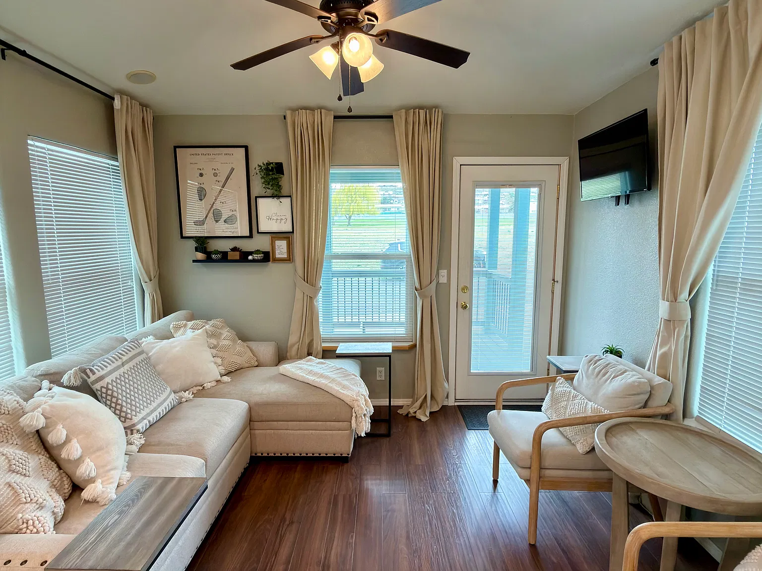 1 bed, 384 sqft, $1,175 — Photo 4