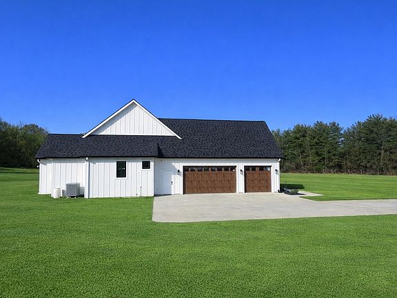 3rd image of 320 S Treaty Line Rd