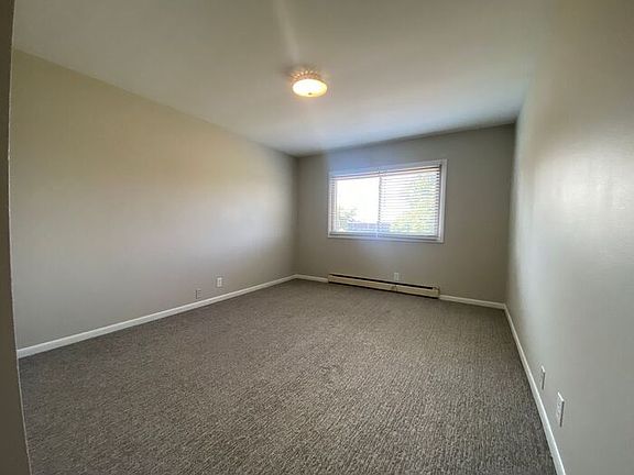 4th image of 550A E Bledsoe St #A23