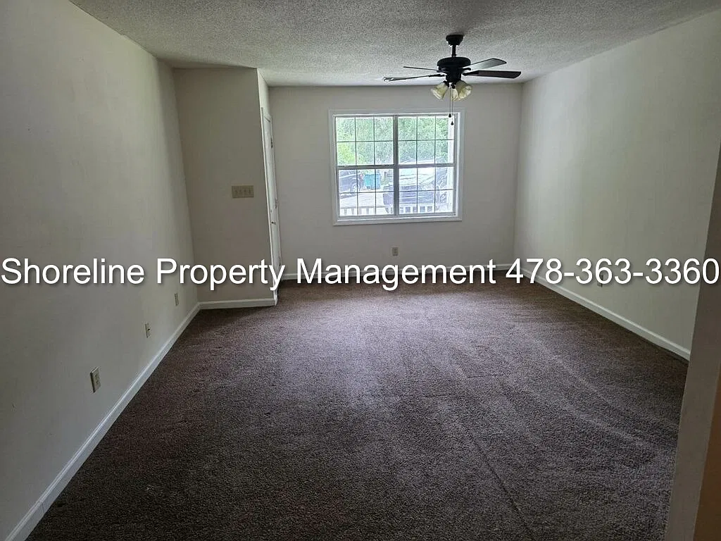 121 Village Lane - A — Photo 3