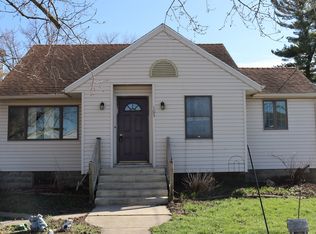 105 Seiler St, Martinton, IL 60951