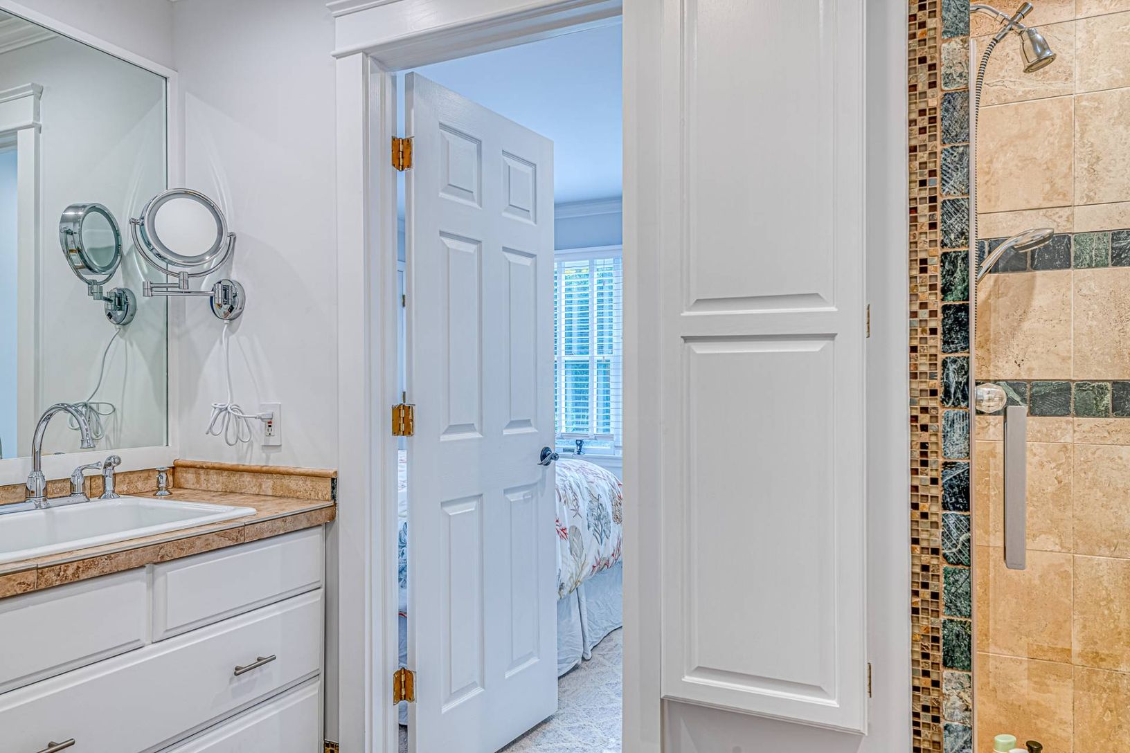  First floor full bathroom