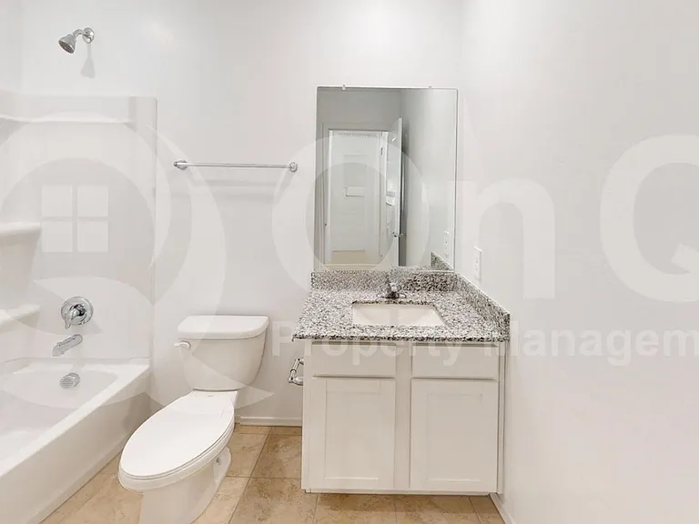 4069 E Market St — Photo 18