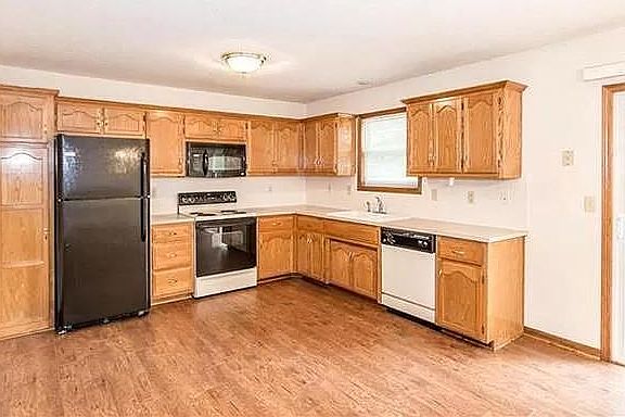 4th image of 933 Fontana Ave