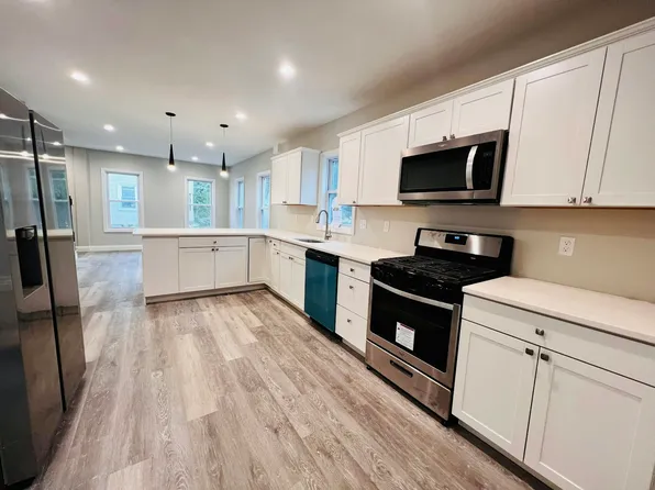 26 Crescent St #26, Quincy, MA 02169