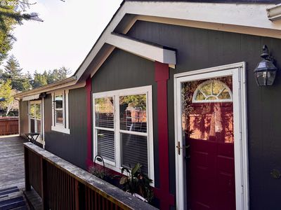 93654 Thunder Ln, North Bend, OR, 97459