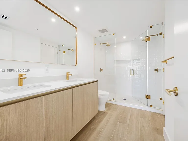 90 NE 32nd St #504 — Photo 7