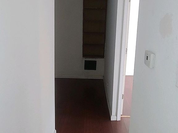 5th image of 908 East Ave #B