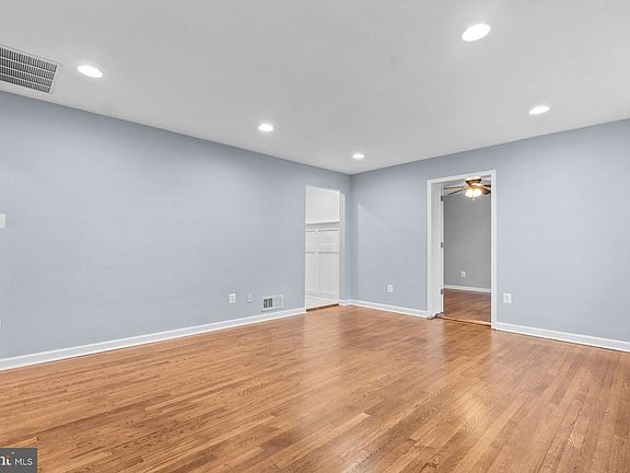 5th image of 12422 Feldon St
