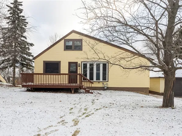 213 West Summit Avenue, Ellsworth, WI 54011