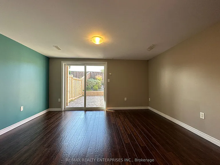 69 Edenrock Dr — Photo 31
