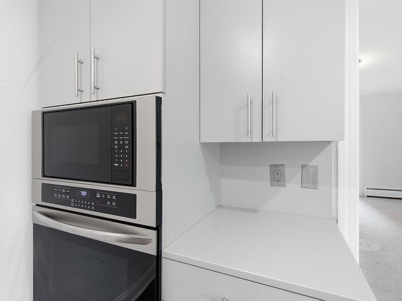 2nd image of 207 Shearwater Ct W APT 17
