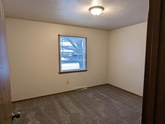 2nd image of 641 W Schleier St #C2