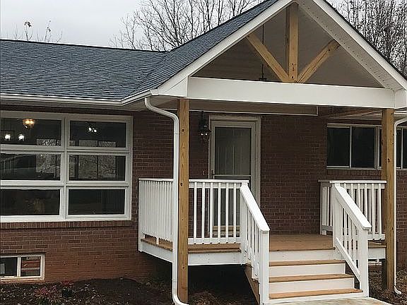 3rd image of 717 Ferndale Dr