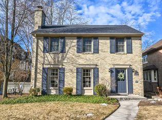 5401 N Diversey Blvd, Whitefish Bay, WI 53217