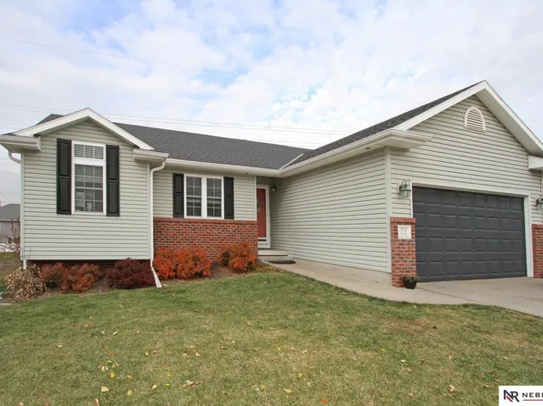 2100 Vavrina Ln, Lincoln, NE 68512