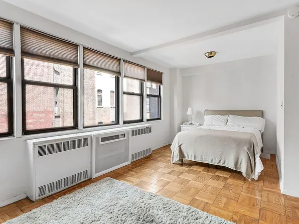 241 E 76th St APT 6B, New York, NY 10021