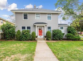 407 Jackson Ave, Mineola, NY 11501