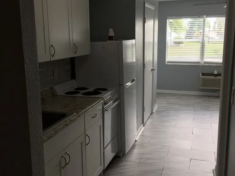 3817 Del Prado Blvd S — Photo 11