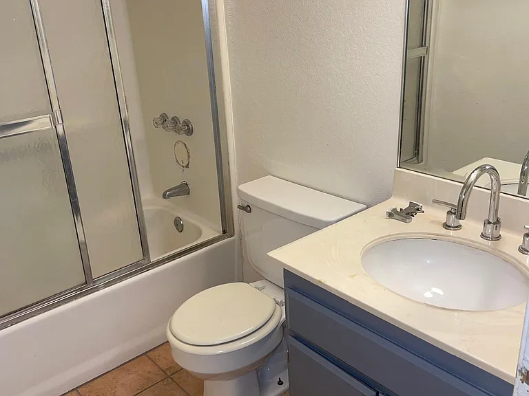 4321 Lennox Blvd #6 — Photo 6