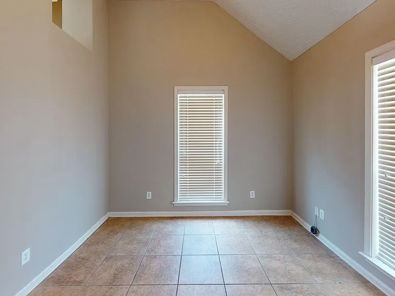 860 Autumn Ridge Rd — Photo 20