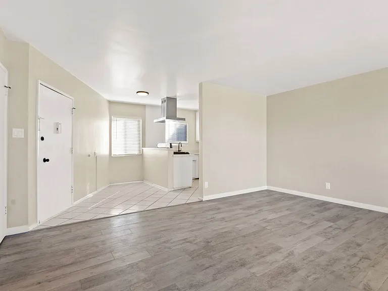950 Venice Blvd. — Photo 11