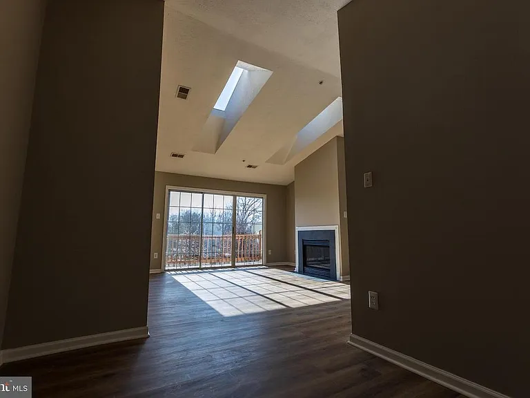 129 Brookland Ter #12 — Photo 4