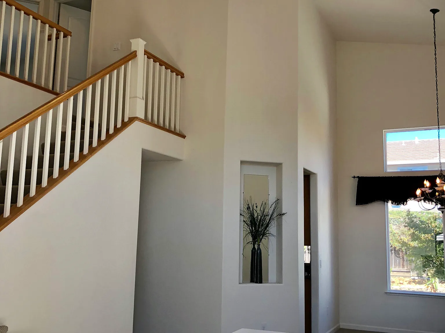 4 bed, 2.5 bath, 1851 sqft, $3,800 — Photo 2
