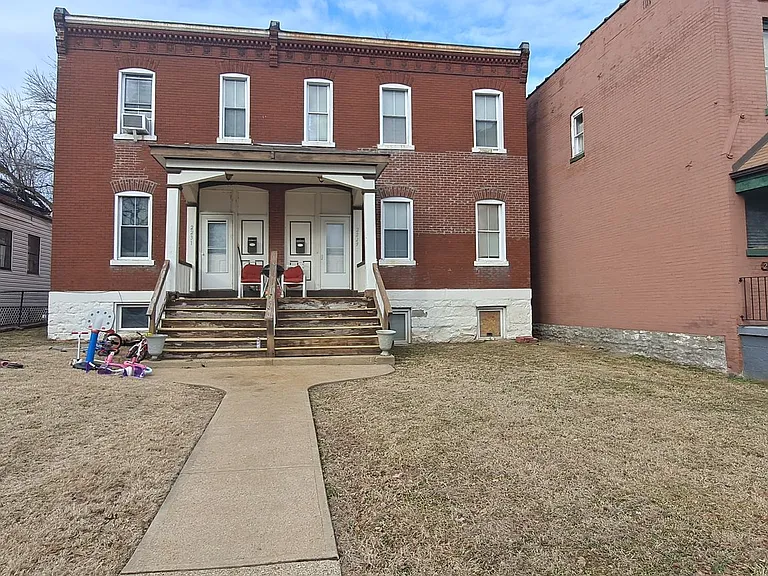 2229-31 Alberta St — Photo 19