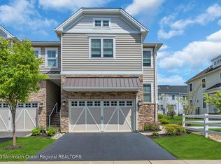 28 Malcolm Way, Lincroft, NJ 07738