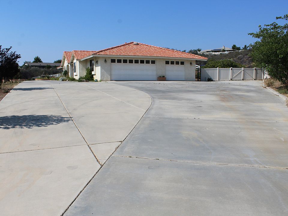 1st image of 10261 Monterey Ct