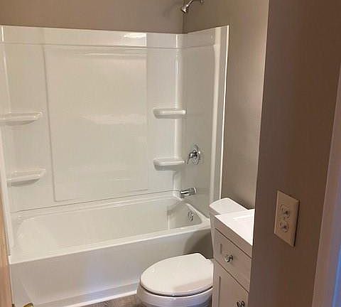 4th image of 3011 Grovewood Ave