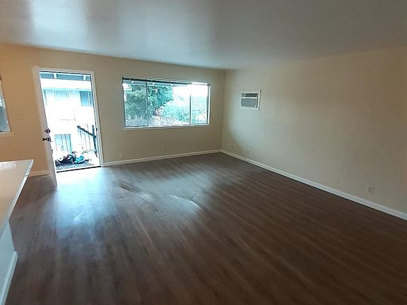 3rd image of 1240 Juniper Dr APT D