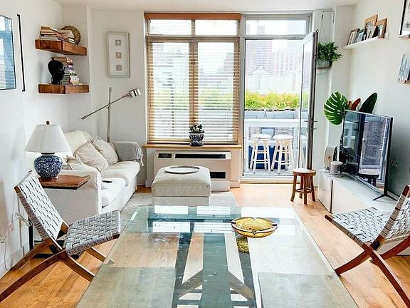 3rd image of 196 Stanton St APT 8D