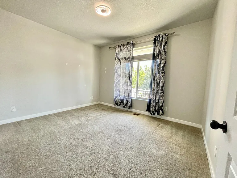 10924 S Glenda Ln — Photo 13