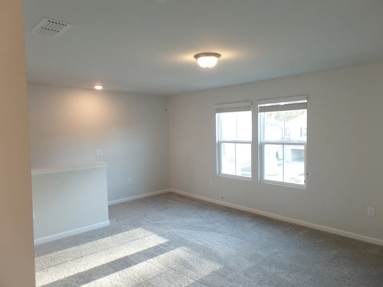 4 bed, 1968 sqft, $2,200 — Photo 3