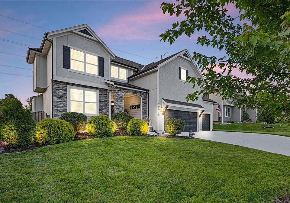 1st image of 20476 W 107th Pl
