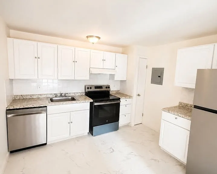 101 Hart St #1 — Photo 3