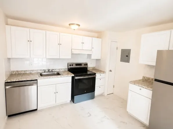 101 Hart St, Taunton, MA