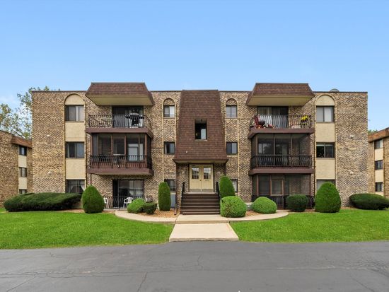 4955 134th Pl APT 3B, Crestwood, IL 60418